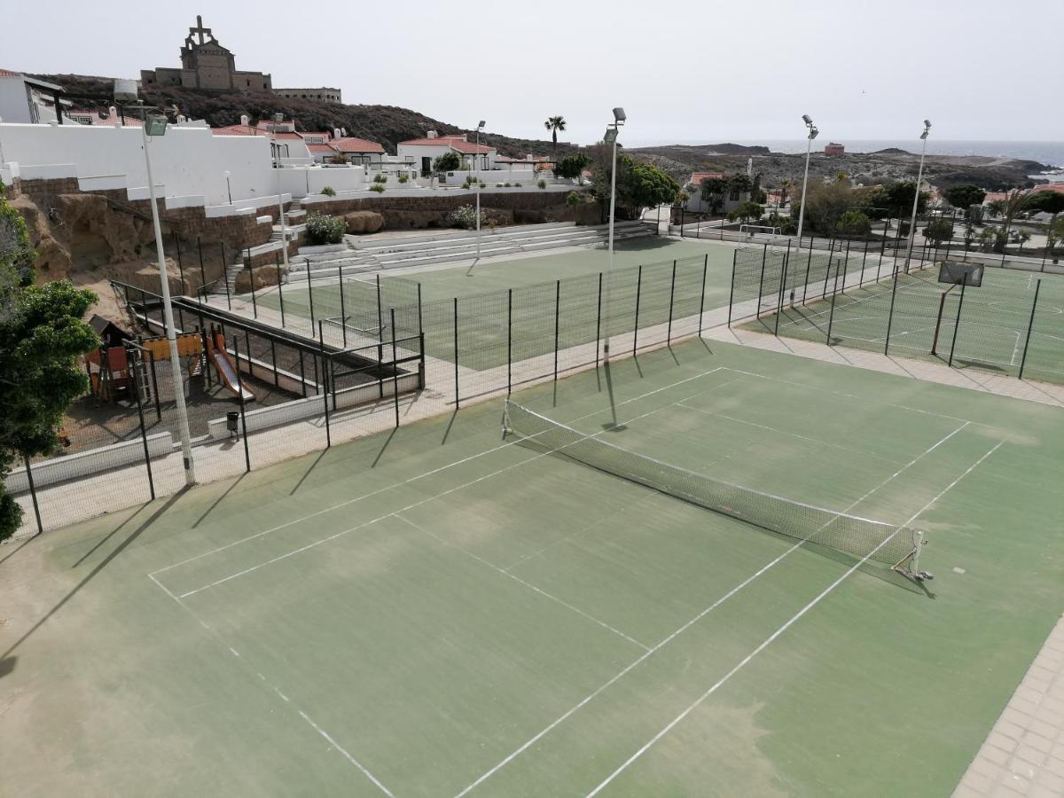 Habitacion En Un Bajo 2 Camas Individual Casa Compartida Abades  ภายนอก รูปภาพ
