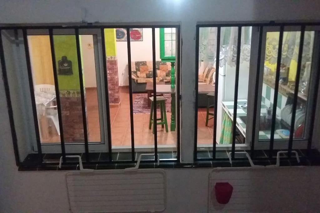 Habitacion En Un Bajo 2 Camas Individual Casa Compartida Abades  ภายนอก รูปภาพ