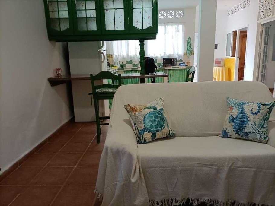 Habitacion En Un Bajo 2 Camas Individual Casa Compartida Abades  ภายนอก รูปภาพ
