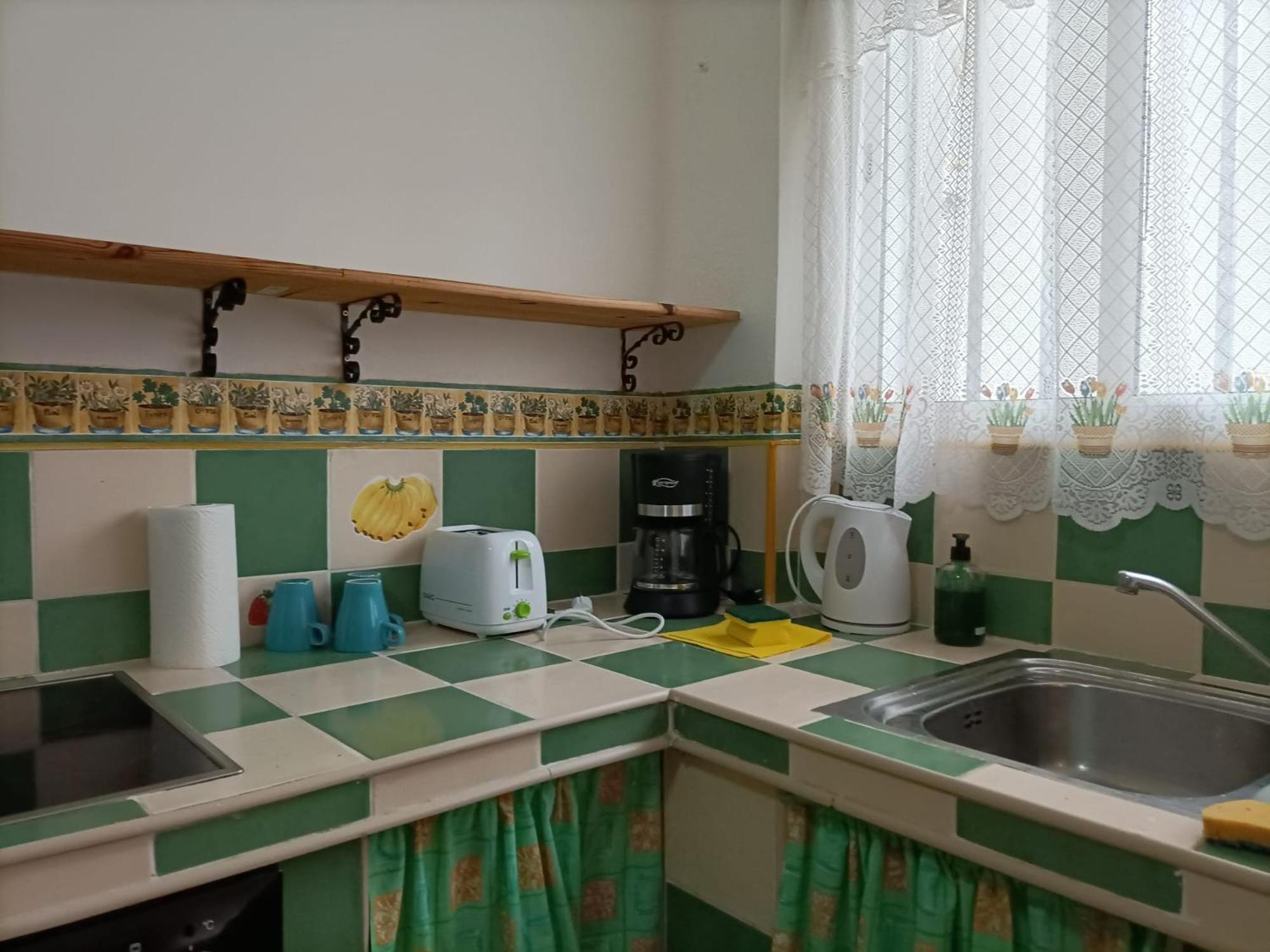 Habitacion En Un Bajo 2 Camas Individual Casa Compartida Abades  ภายนอก รูปภาพ