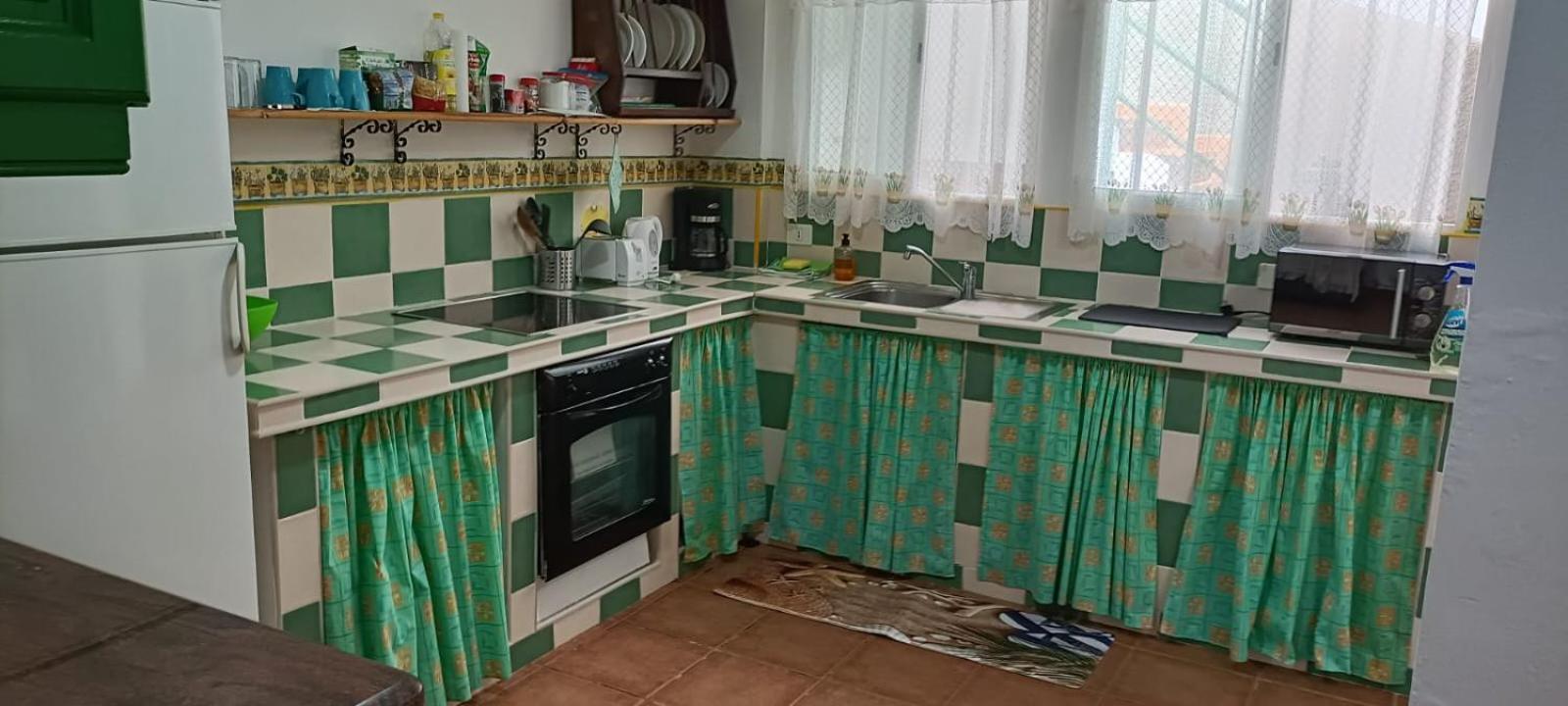 Habitacion En Un Bajo 2 Camas Individual Casa Compartida Abades  ภายนอก รูปภาพ